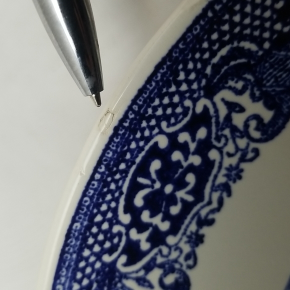 Blue Willow Dinner Plates - Picture 14 of 14